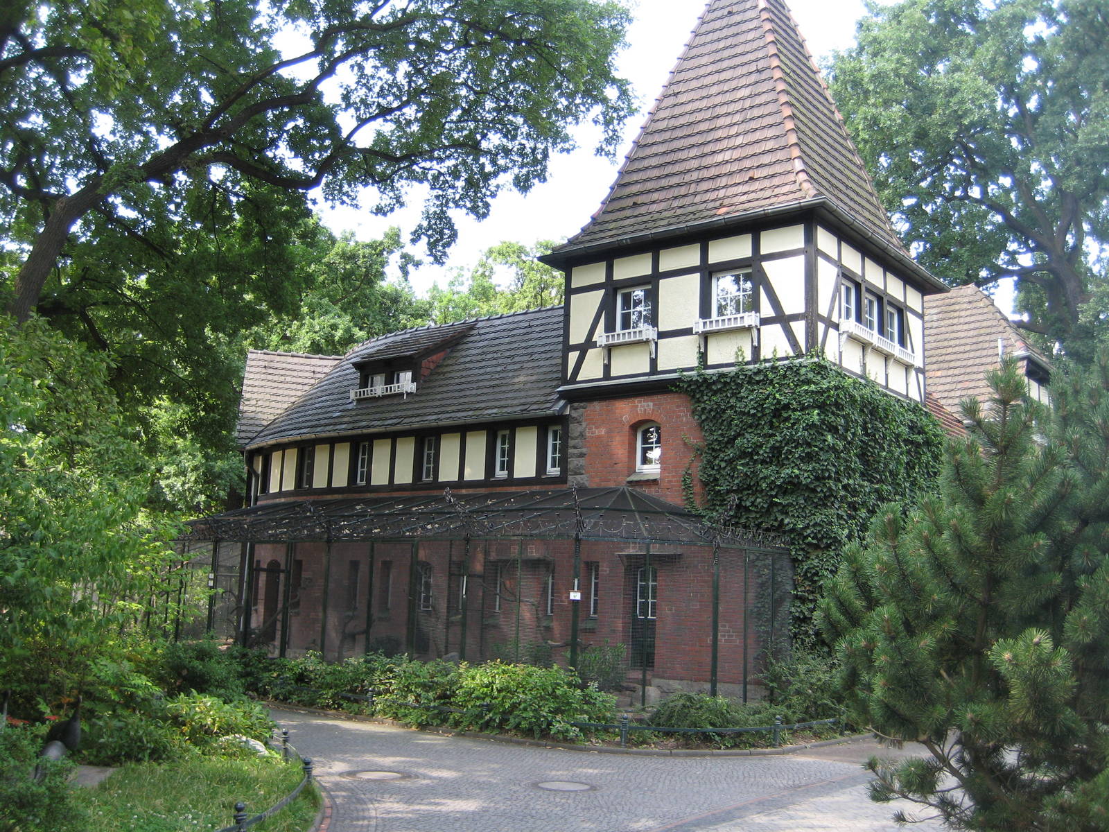 The old Chicken and pigeons house