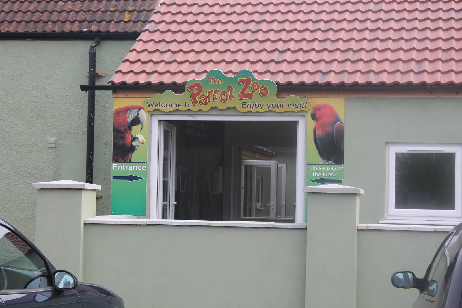 the Parrot Zoo, Entrance