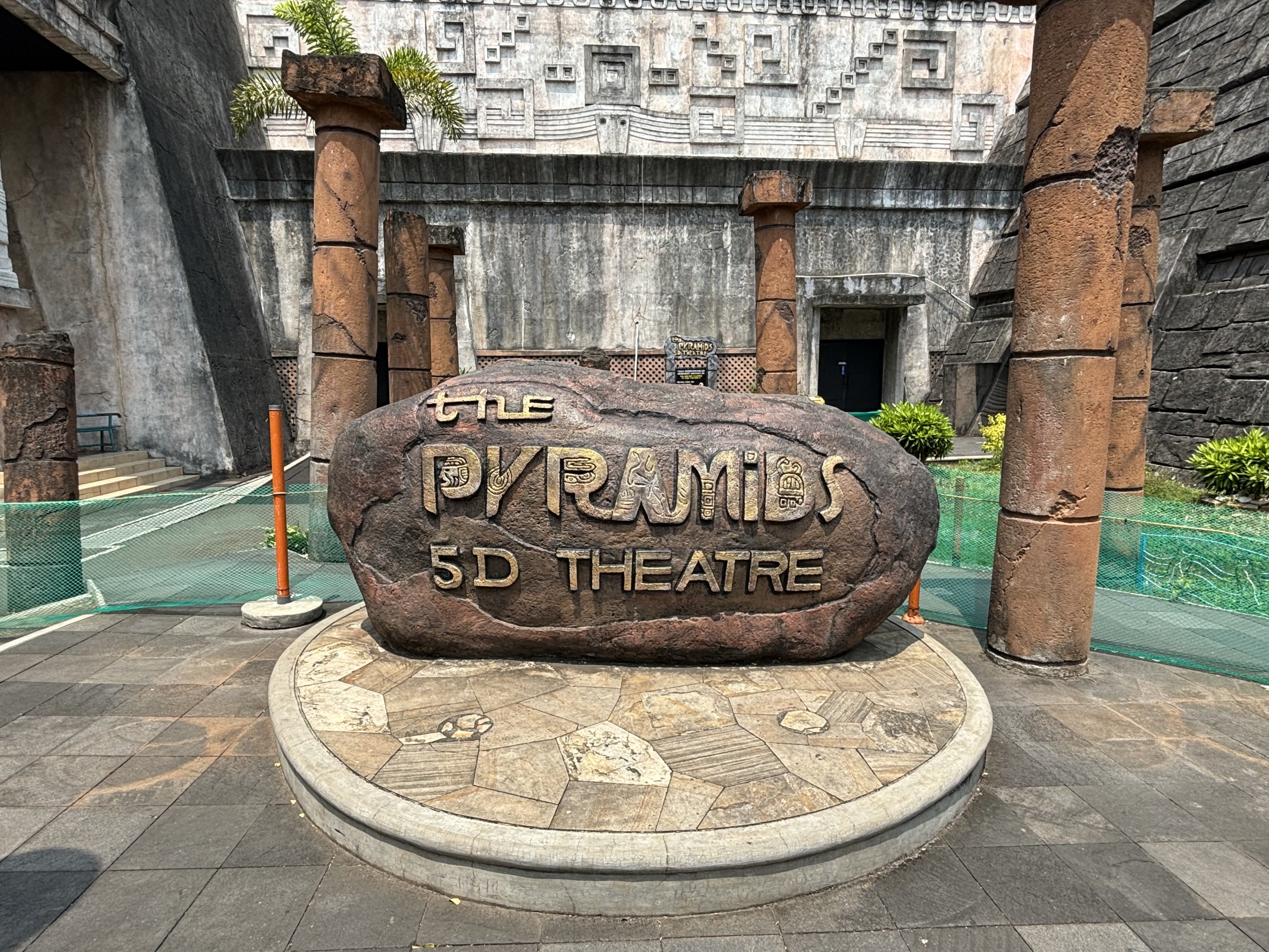 The Pyramids 5D Theatre