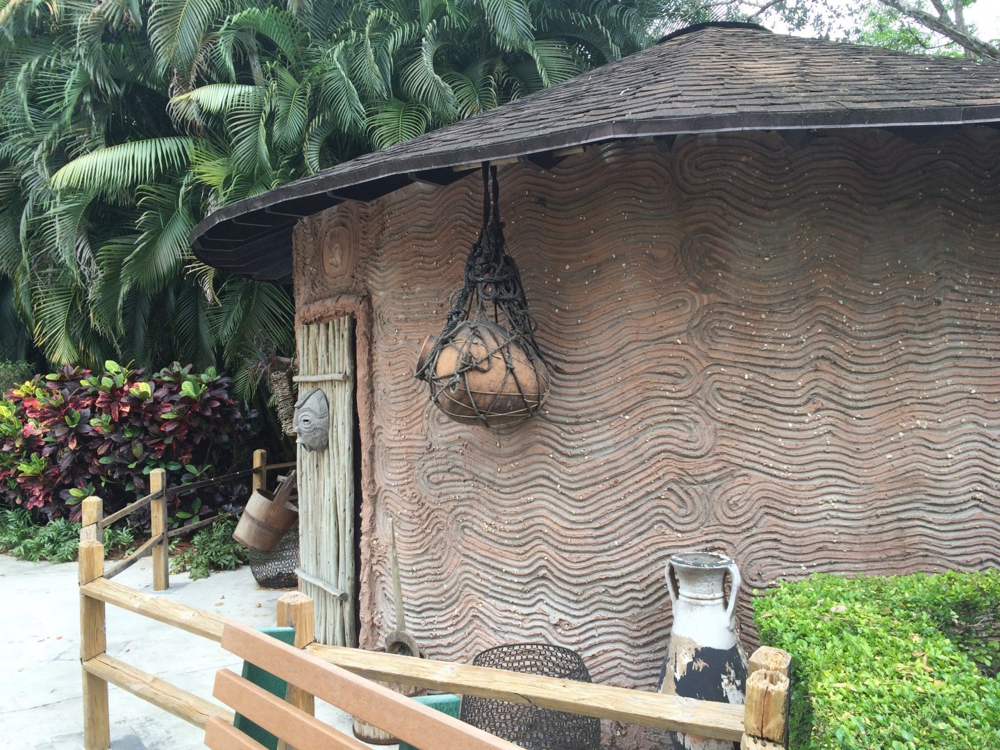 Themed building (2016)