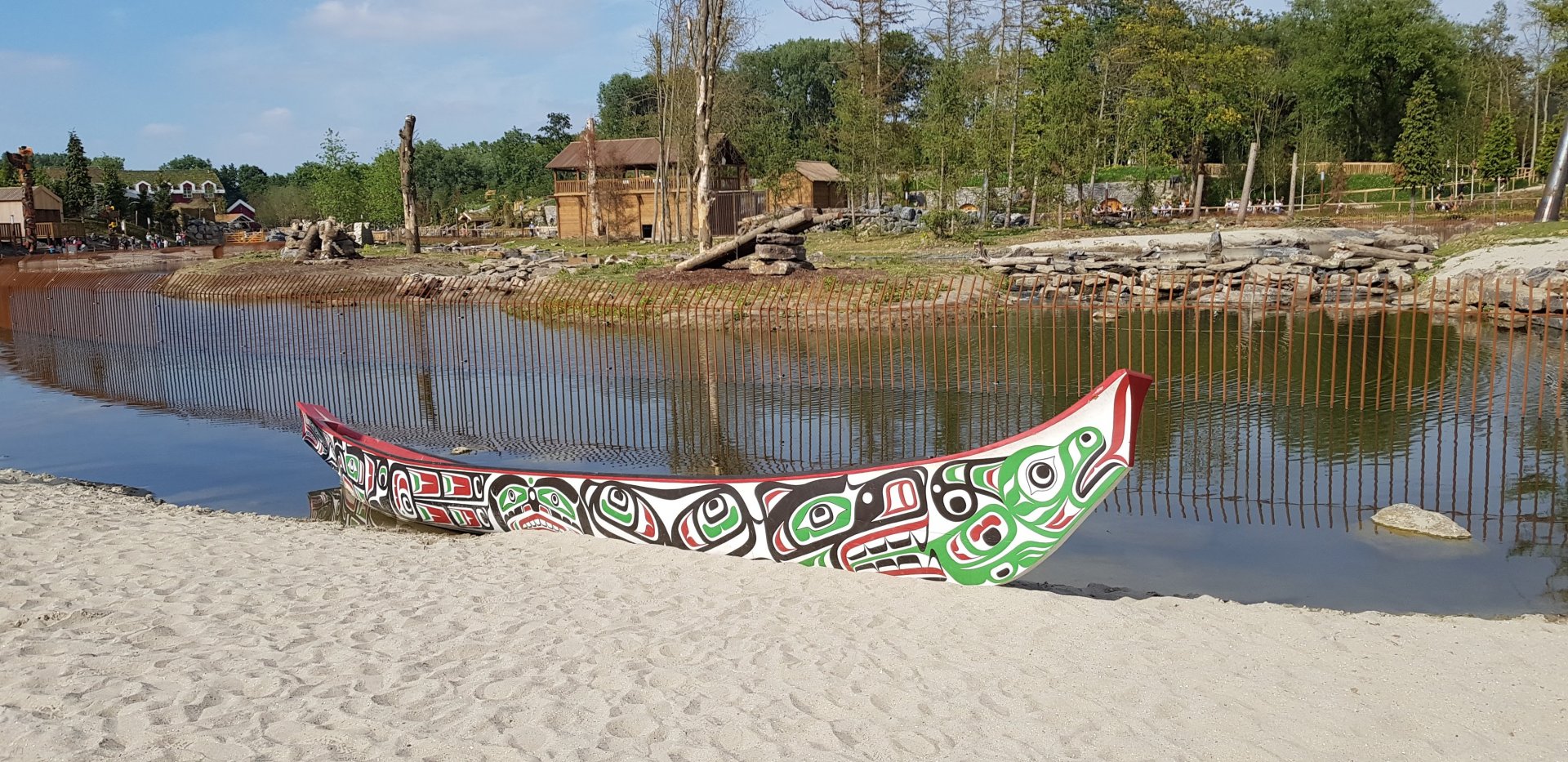 Theming around wolf and bear enclosure