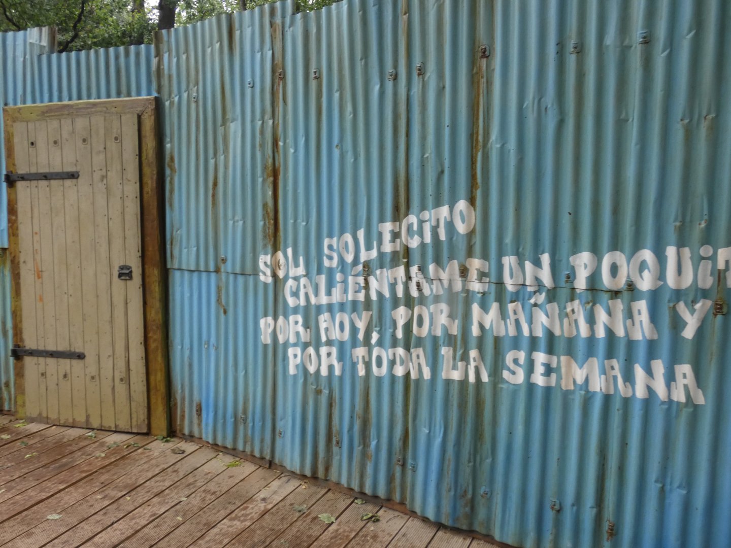 Theming in new South America exhibit (2)