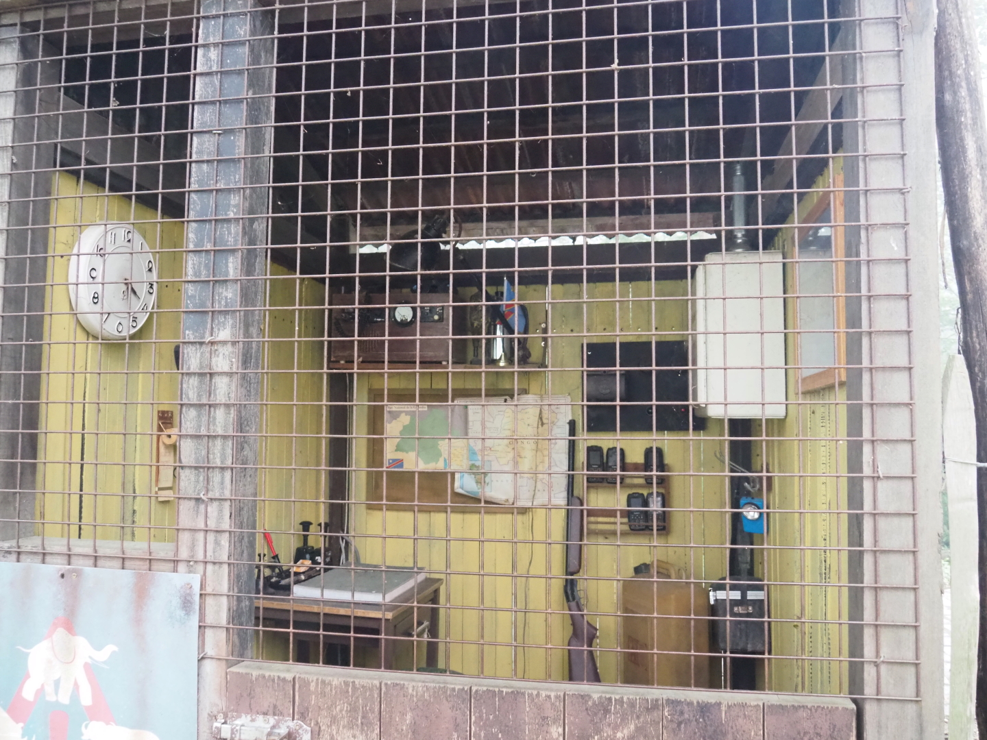 Theming in the African area - Garamba National Park ranger station, 2021-10-10