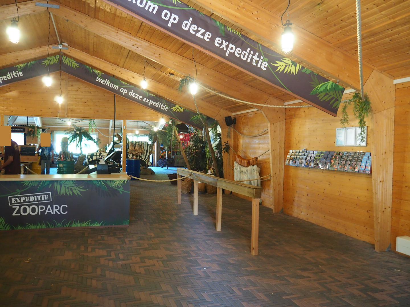 Ticket counters area in the main building, 2019-06-01