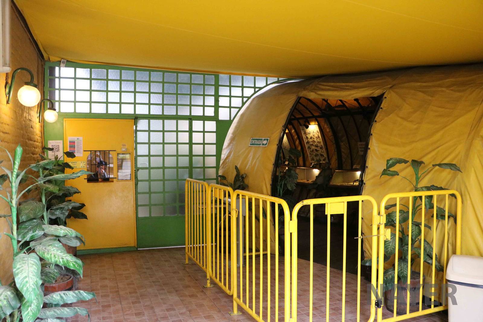 Ticket desk - Mendoza Serpentarium  ('Centro Anaconda'), April 2016