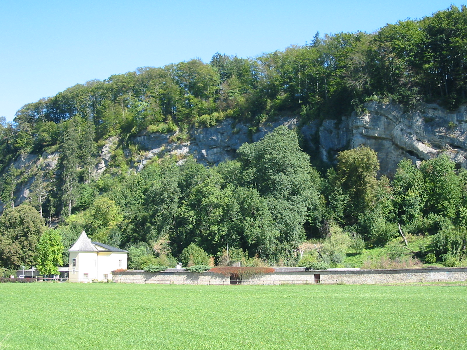 Tiergarten Hellbrunn - Gate seen from the street