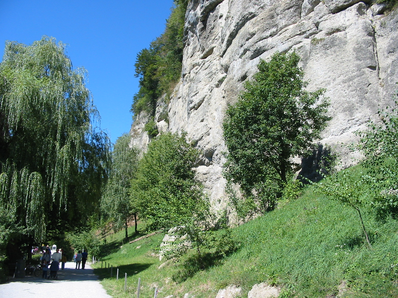 Tiergarten Hellbrunn - Pathway along the cliff