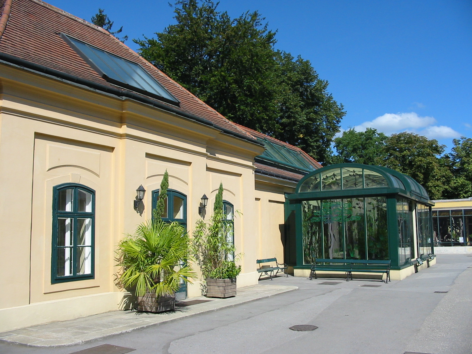 Tiergarten Schönbrunn - General tiergarten scene