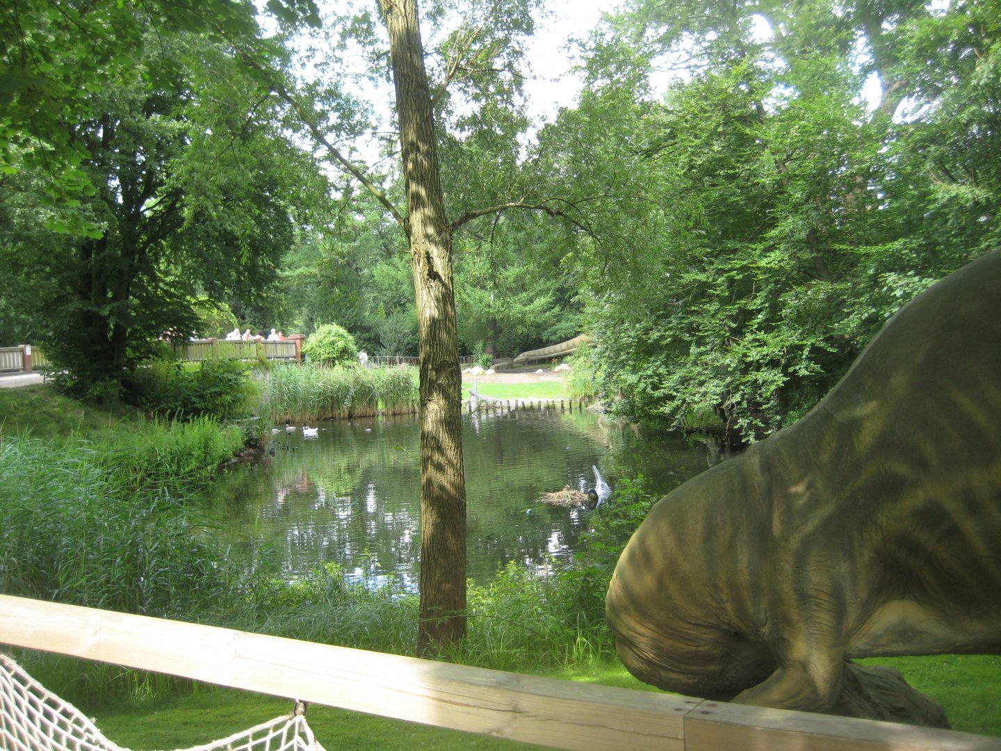 Tierpark Hagenbeck - Saurier-Teich