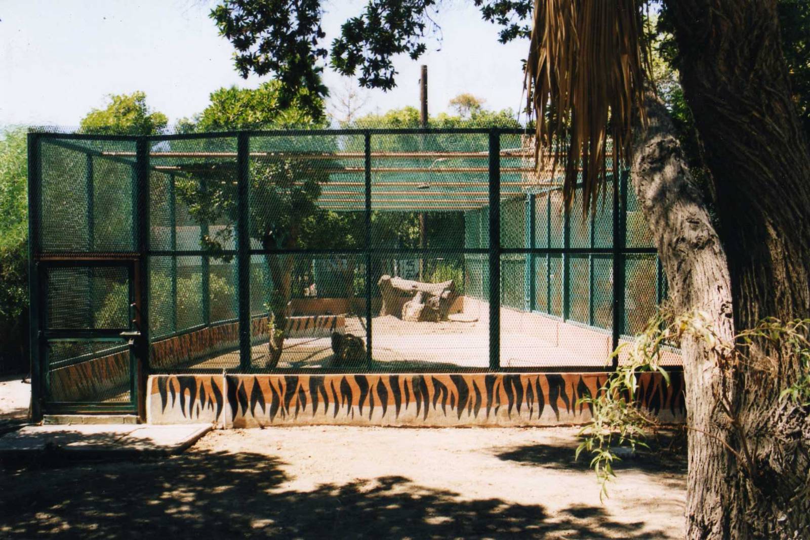Tiger cage from the side