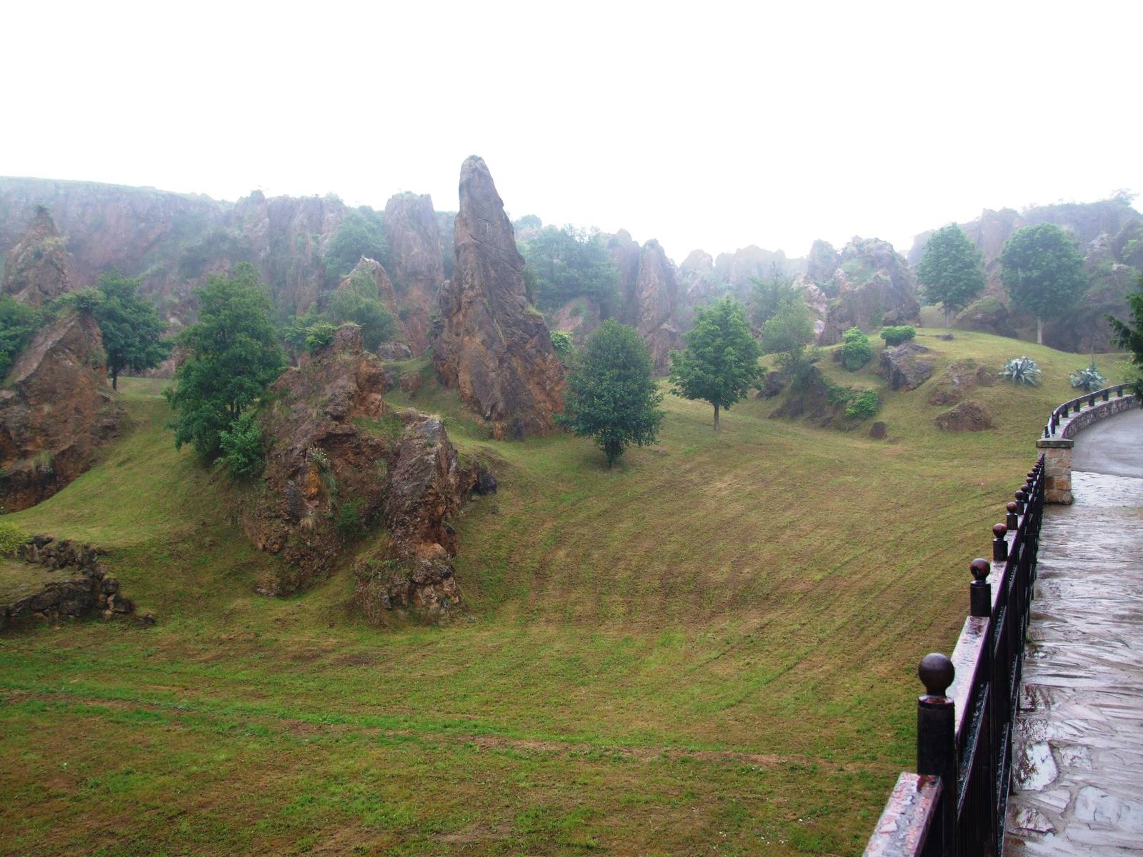 Tiger Enclosure at Cabarceno, 11/06/15