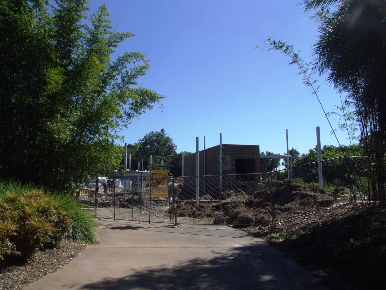 Tiger Enclosure Building Works at Jacksonville, 10/10/13