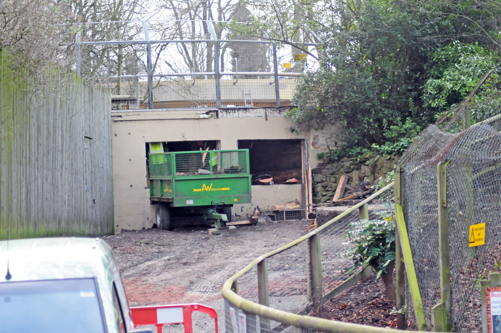 Tiger enclosure refurbishment