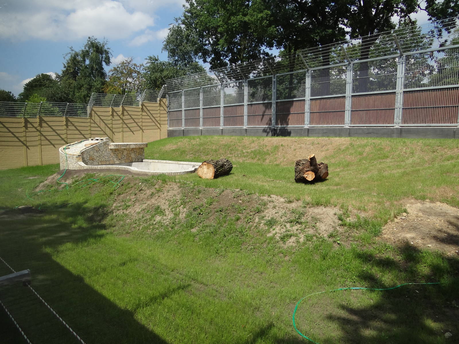Tiger enclosure under construction