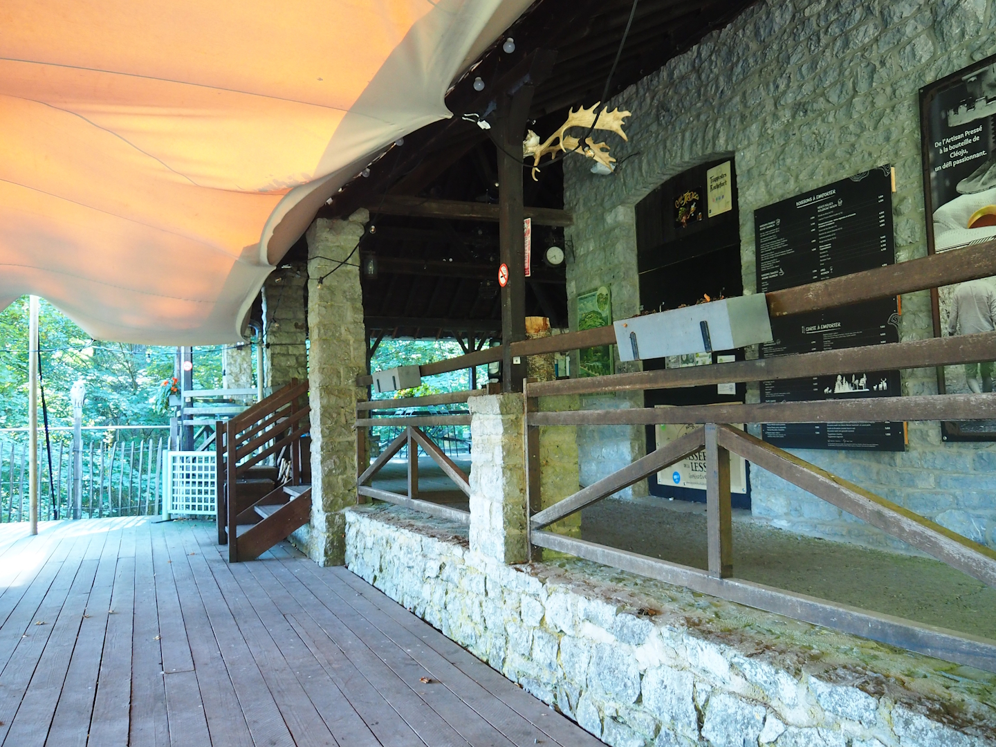 Tivoli restaurant (closed at the time of my visit), 2023-09-26