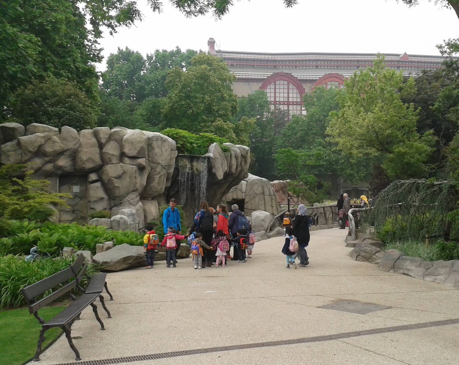 To the seal-enclosure