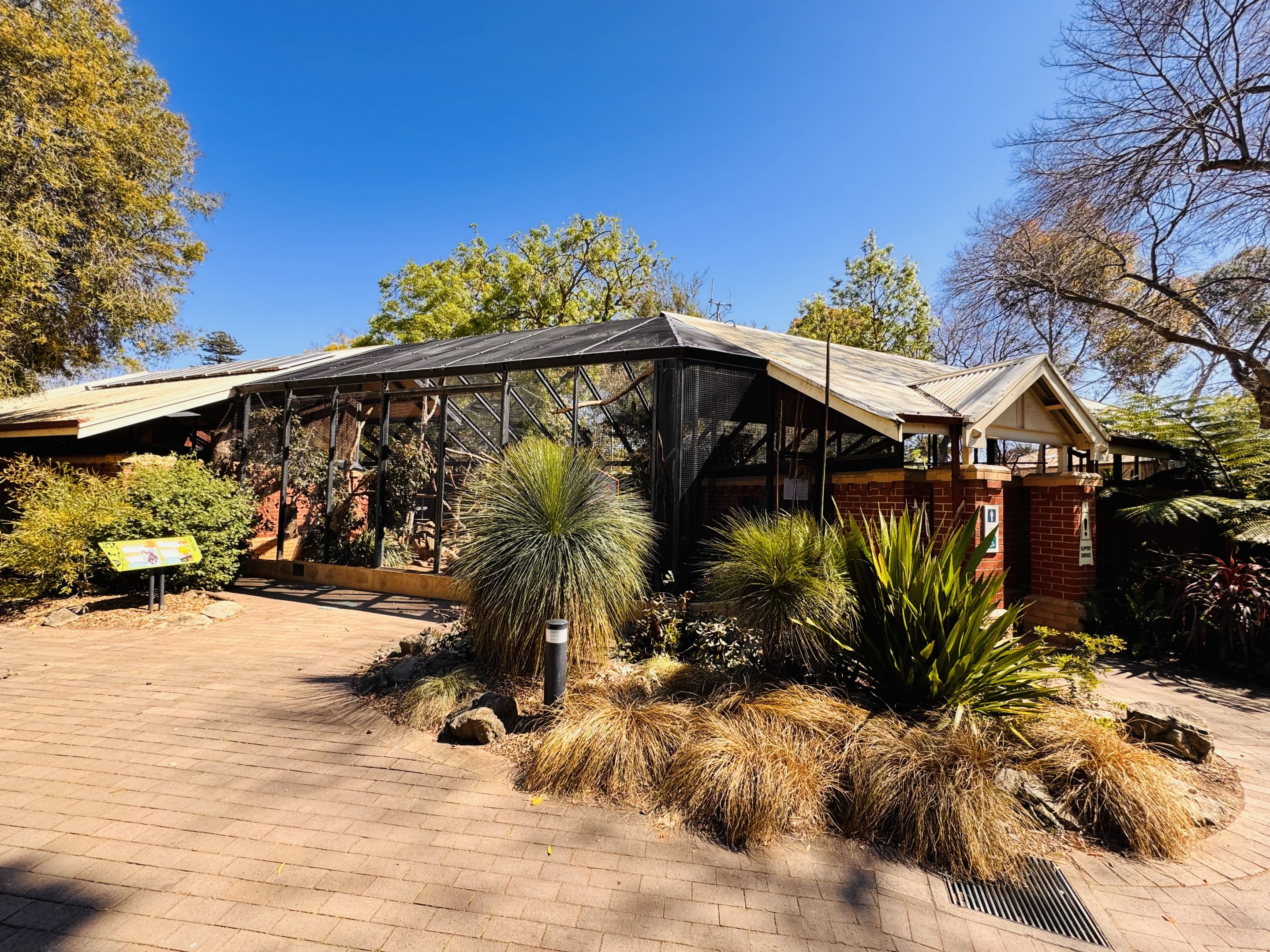 Toilet block aviaries - Australian parrots