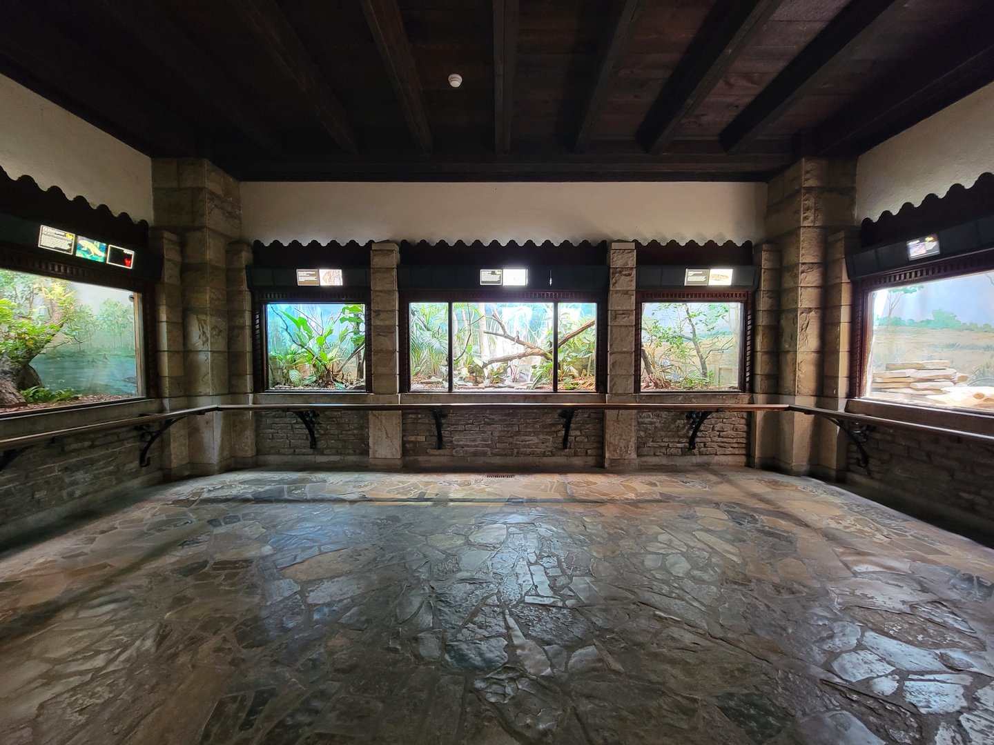 Toledo - Reptile House, Left side