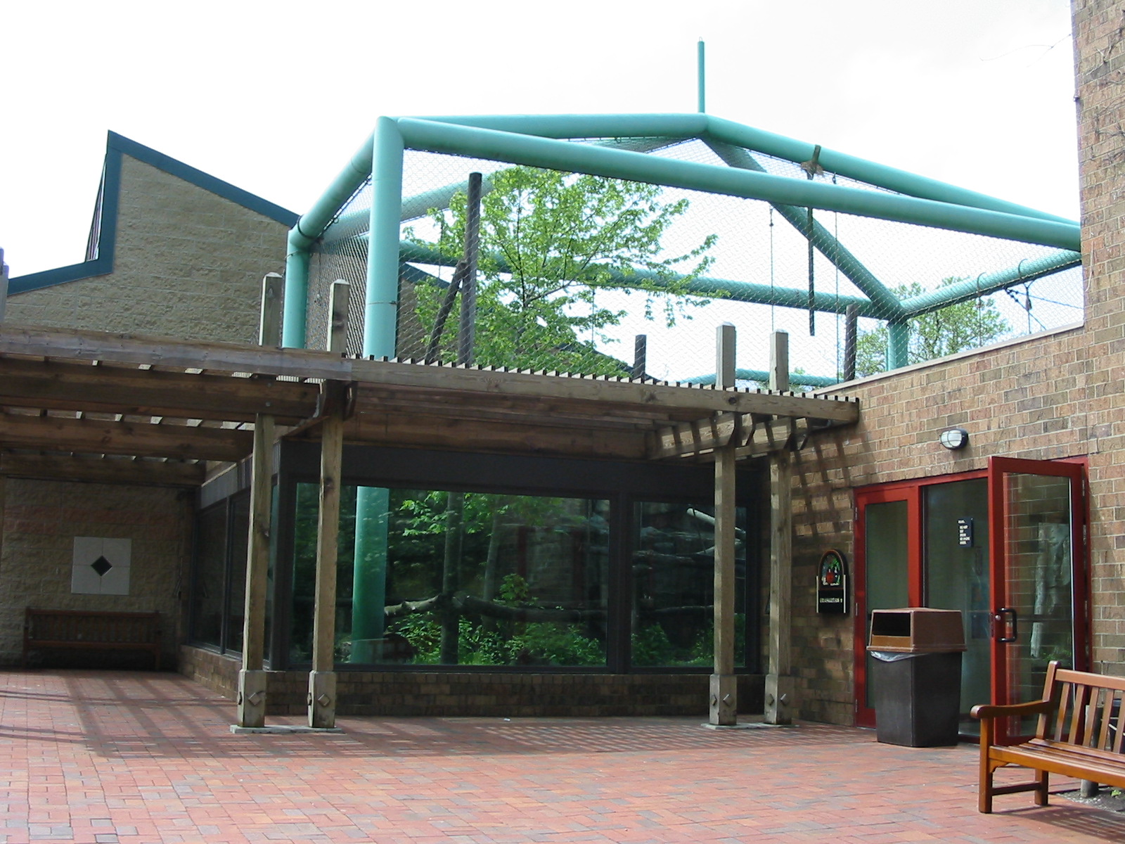 Toledo Zoo 2003 - Entrance to Kingdom of the Apes