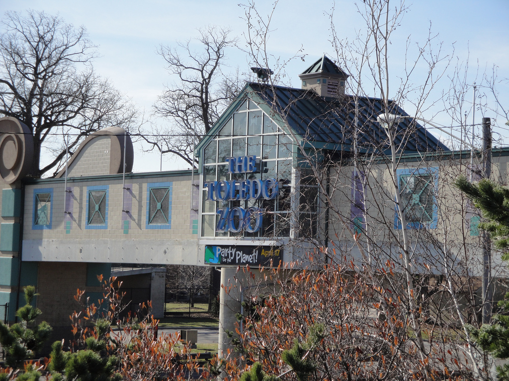 Toledo Zoo Walkway