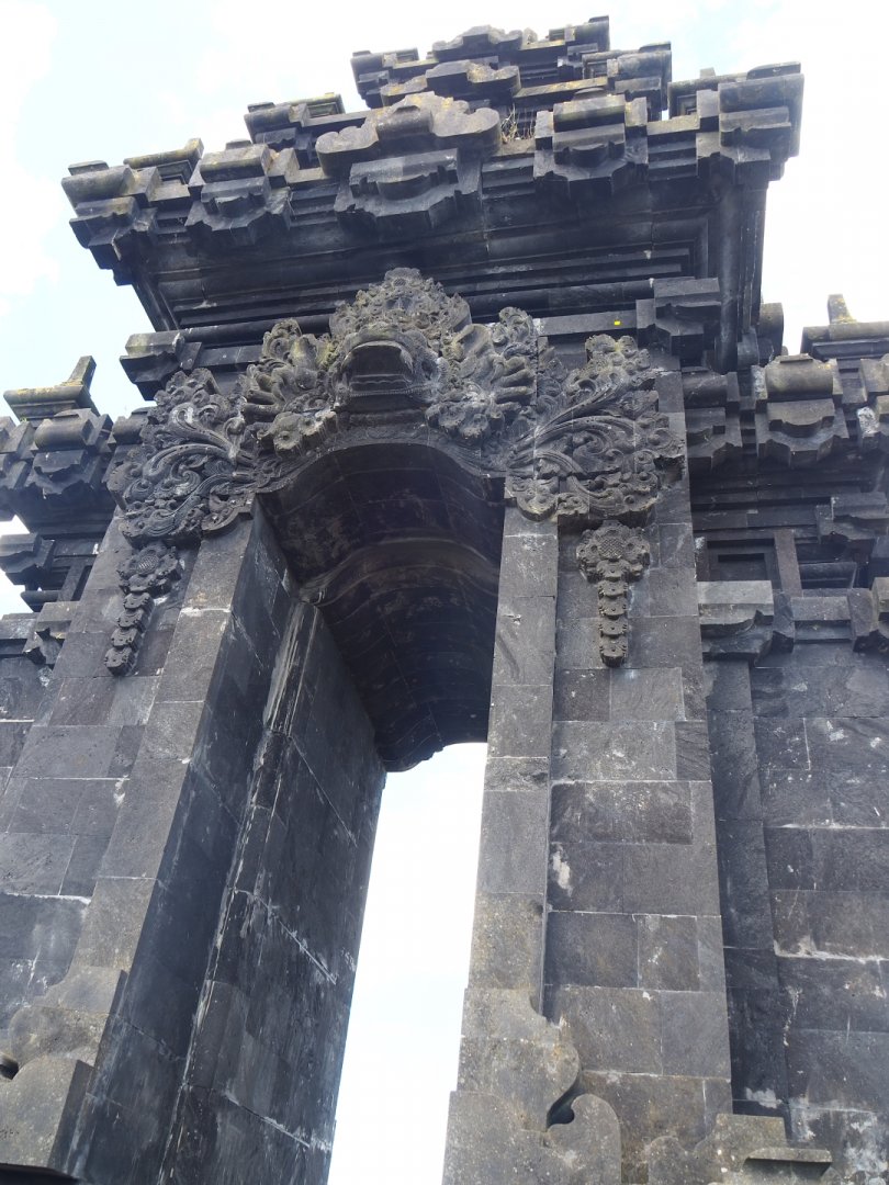 Top of the Flower Temple with exterior decorations, 2022-06-28