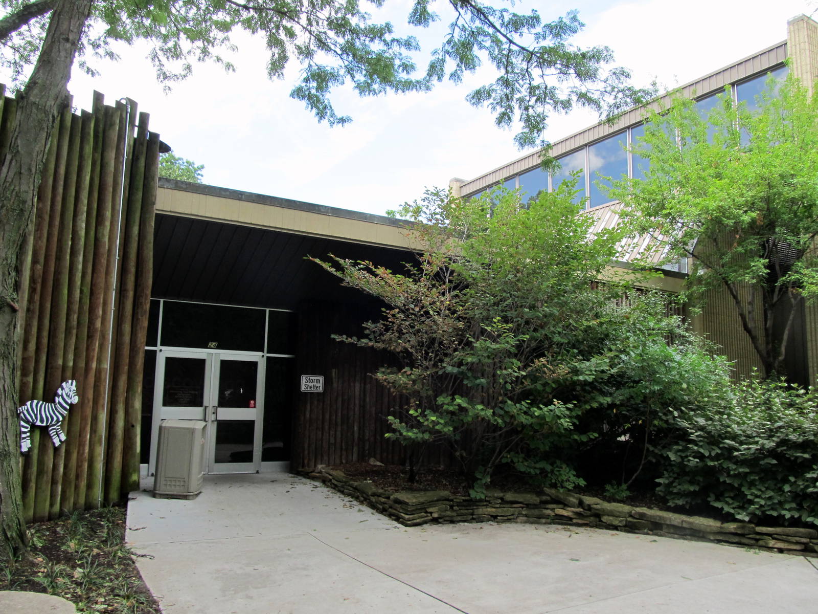 Topeka Zoo 2011 - Discovering Apes Building