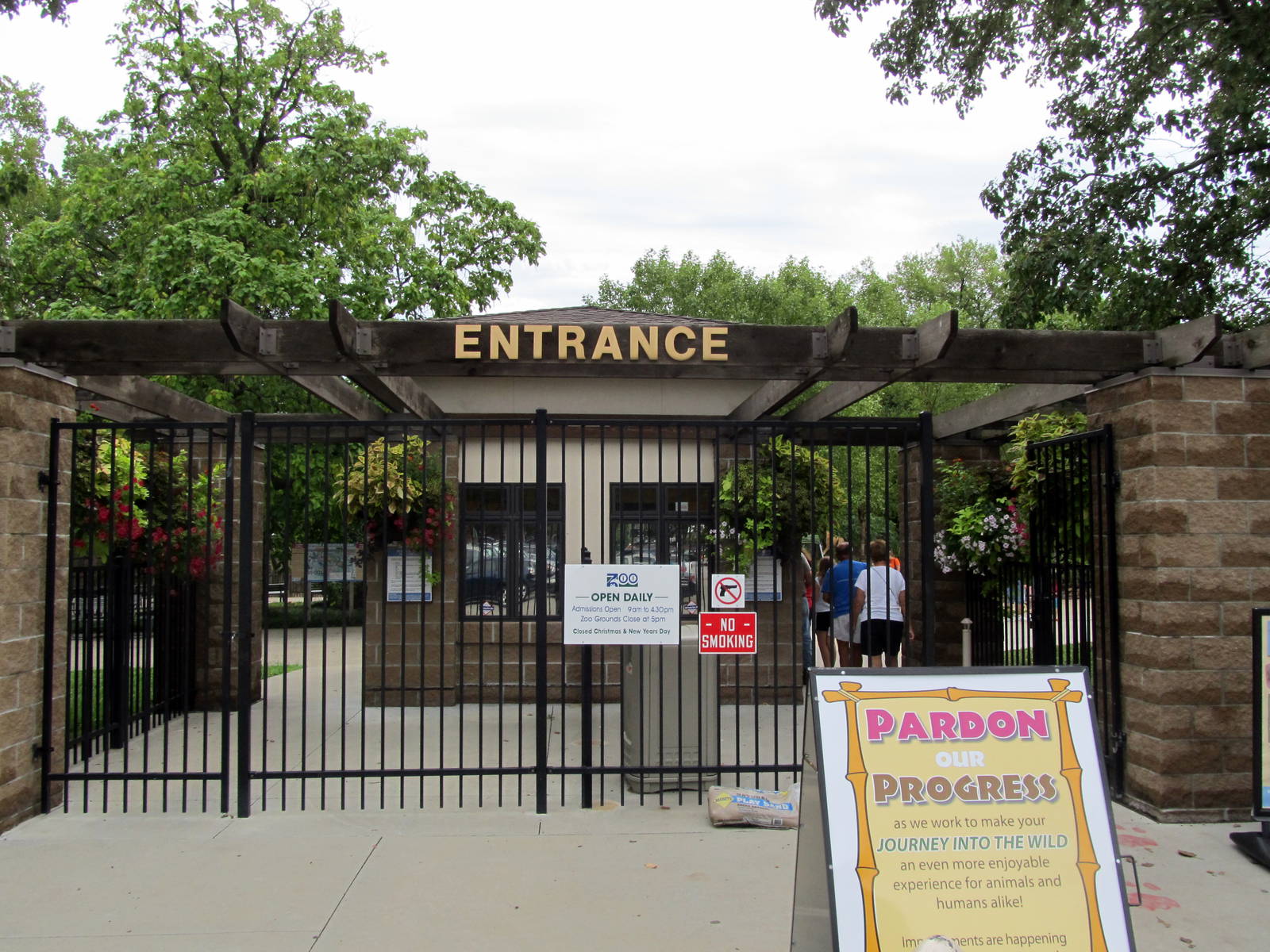 Topeka Zoo 2011 - Entrance