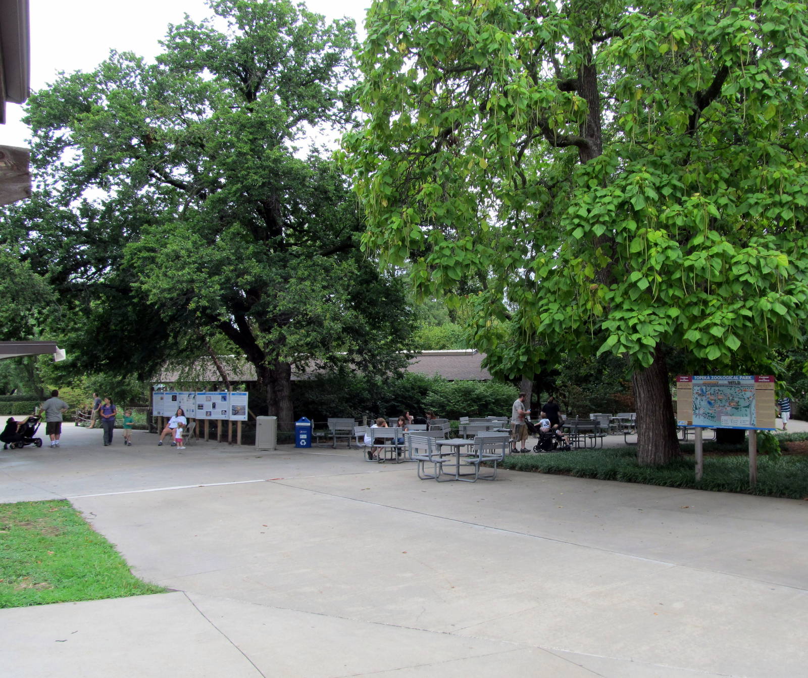 Topeka Zoo 2011 - Path