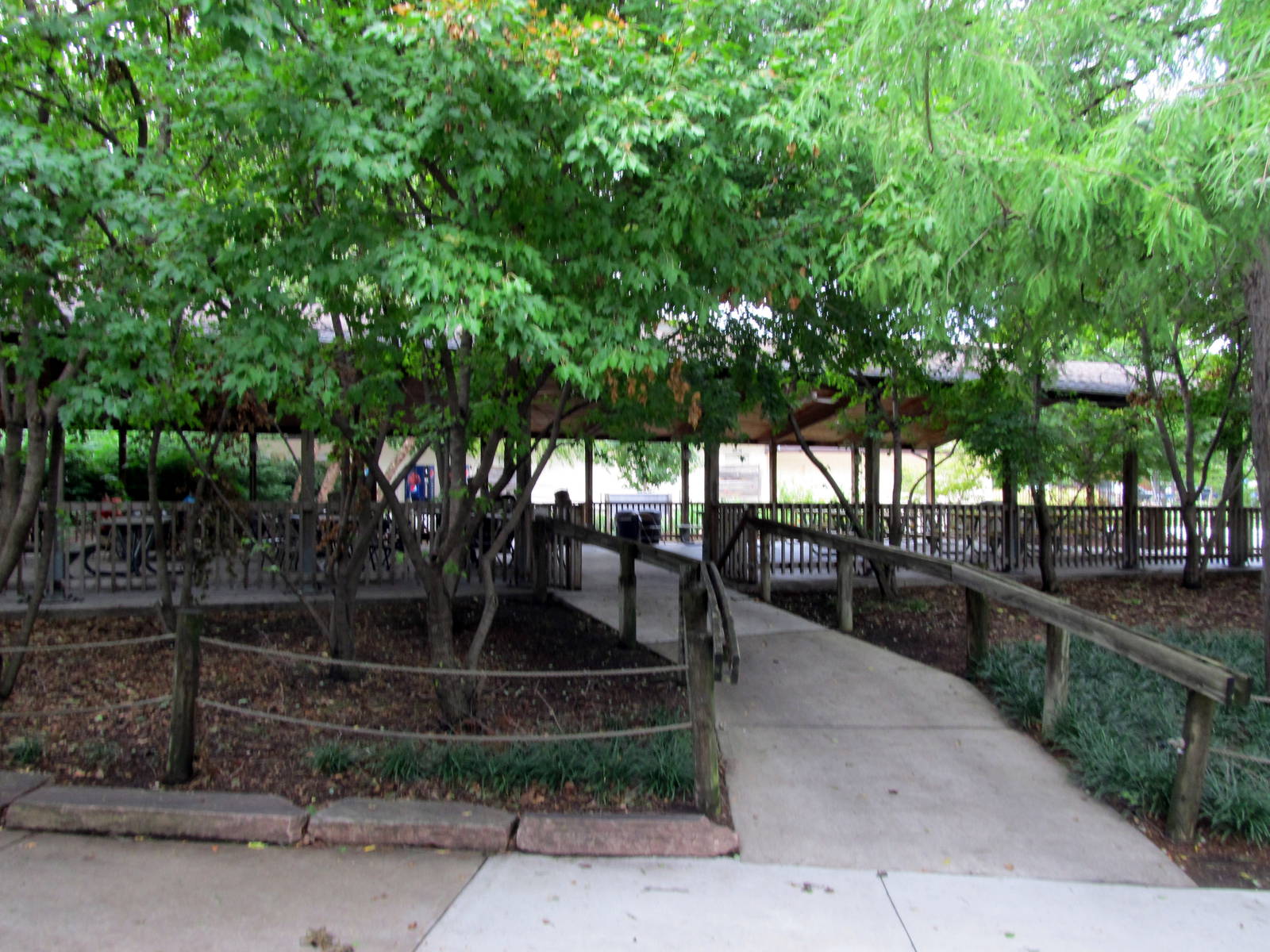Topeka Zoo 2011 - Path