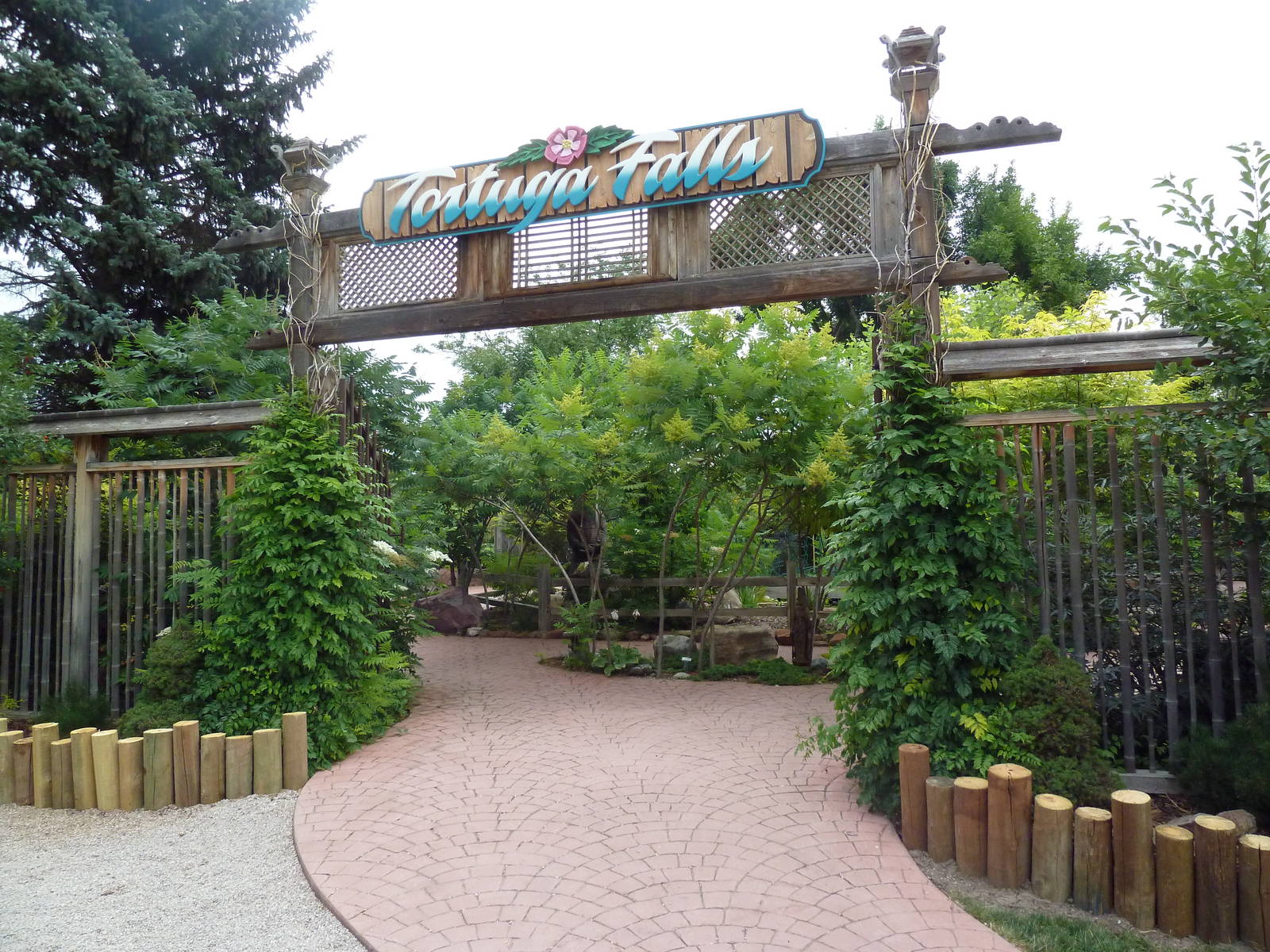 Tortuga Falls - Garden Area