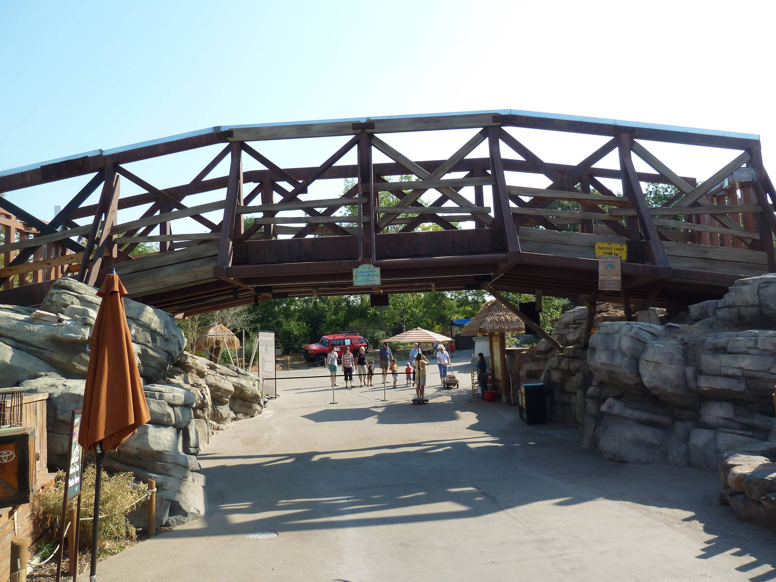 Toyota Elephant Passage - Rotational Exhibit Bridge