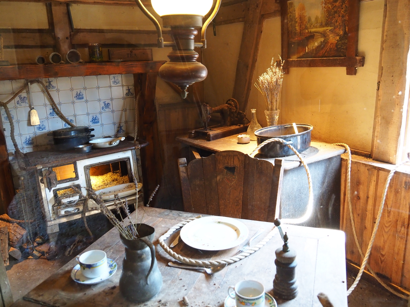 Traditional Limburg farm yard - Mouse kitchen, 2019-03-30