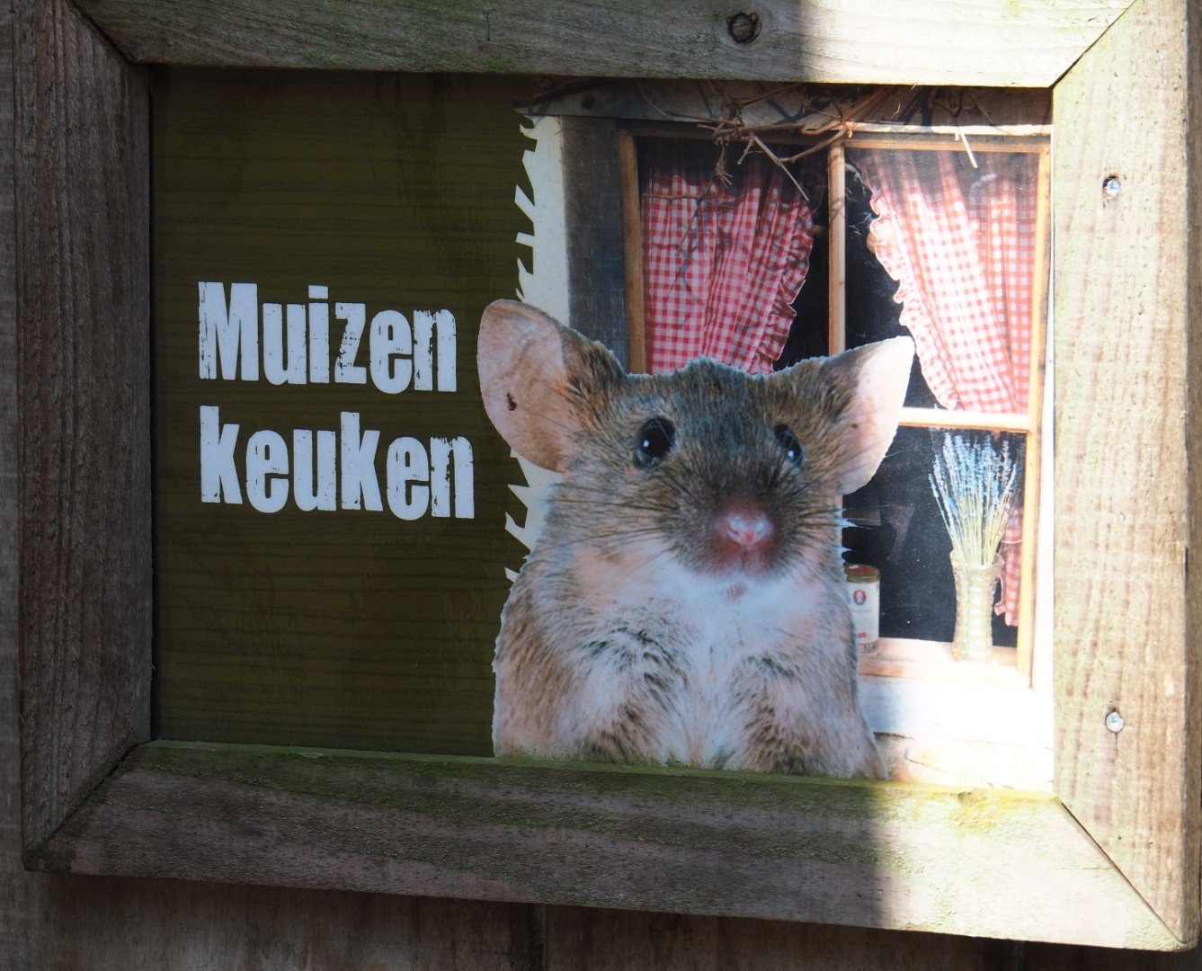 Traditional Limburg farm yard - Mouse kitchen sign, 2019-03-30