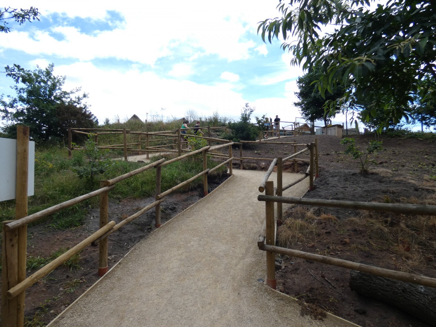 Trail up to the Elephant and Giraffe enclosures