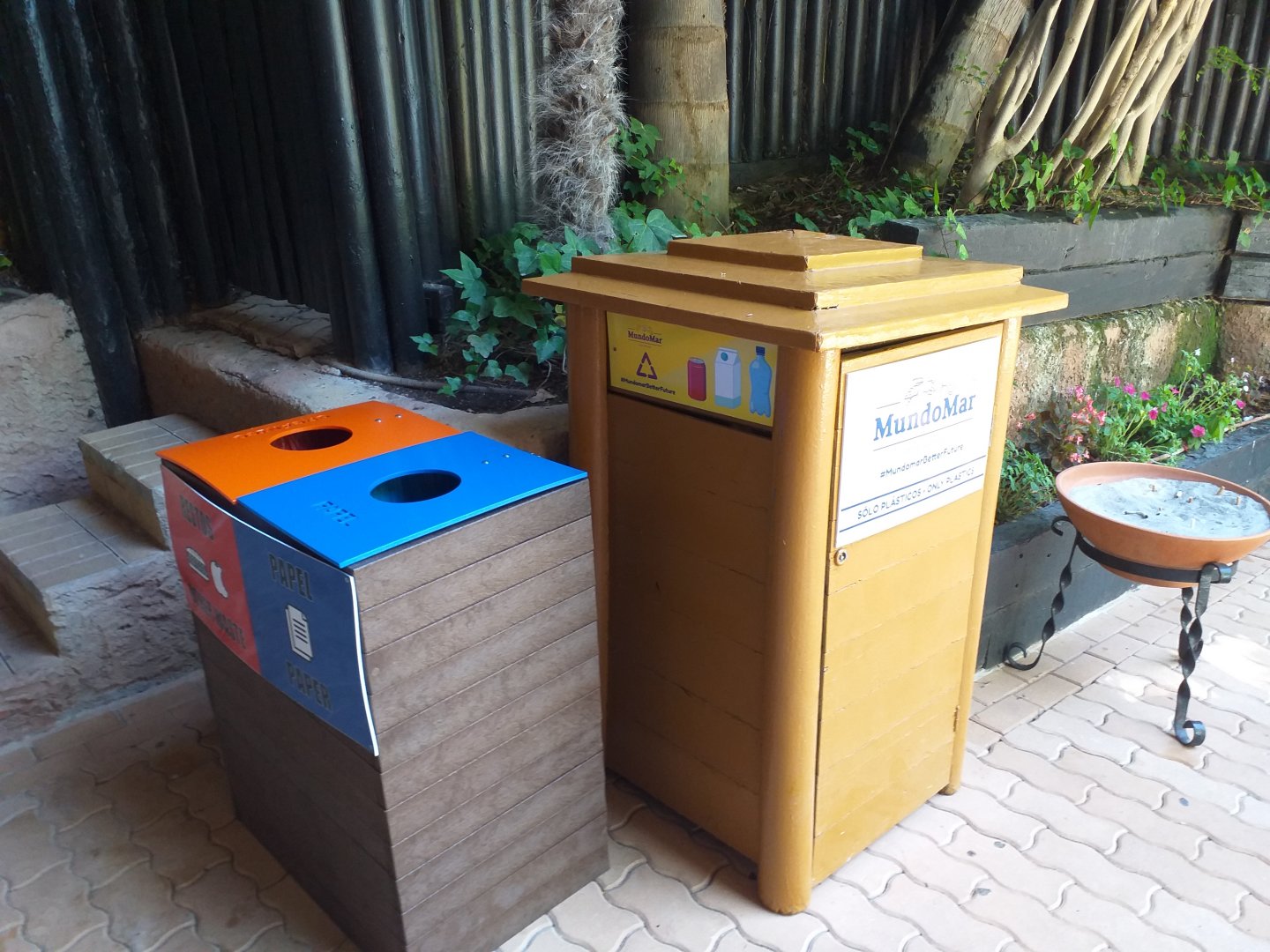 Trash cans -MundoMar Benidorm (2021)