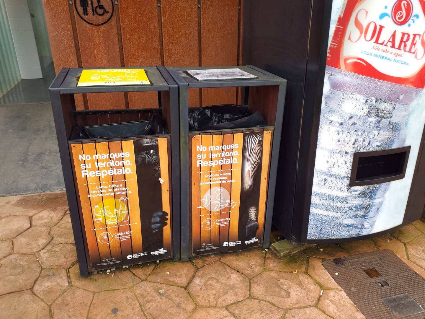 Trashcans-Cabarceno (2019)