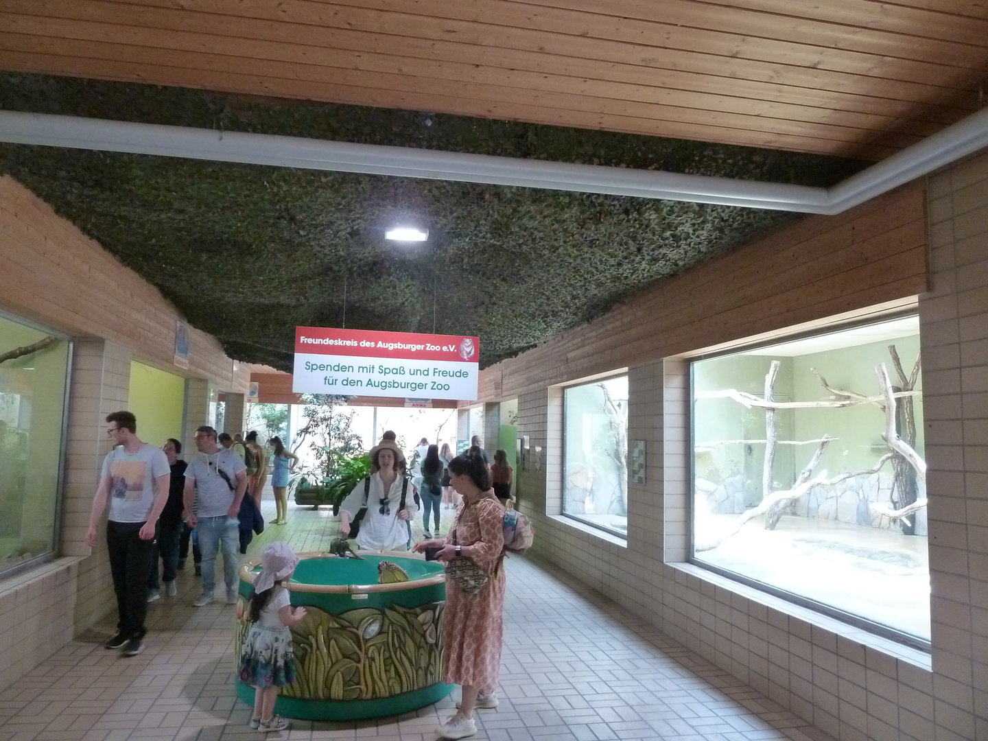 Tropenhalle (birdhouse) - General view