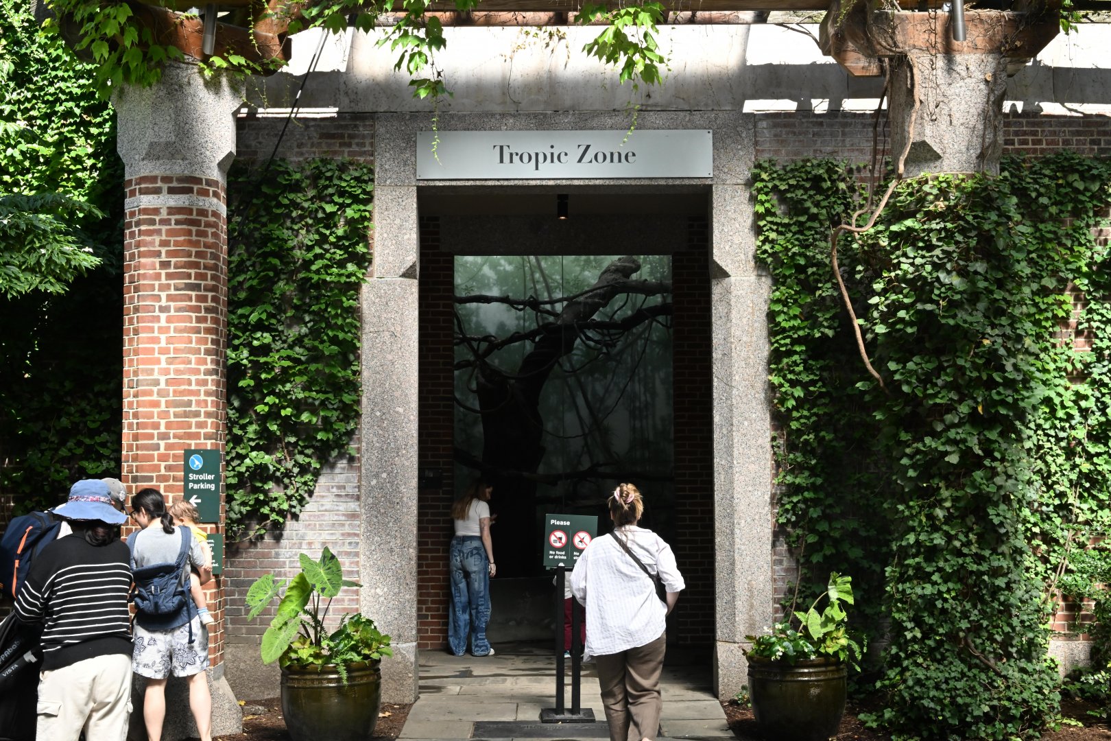 Tropic Zone - Entrance