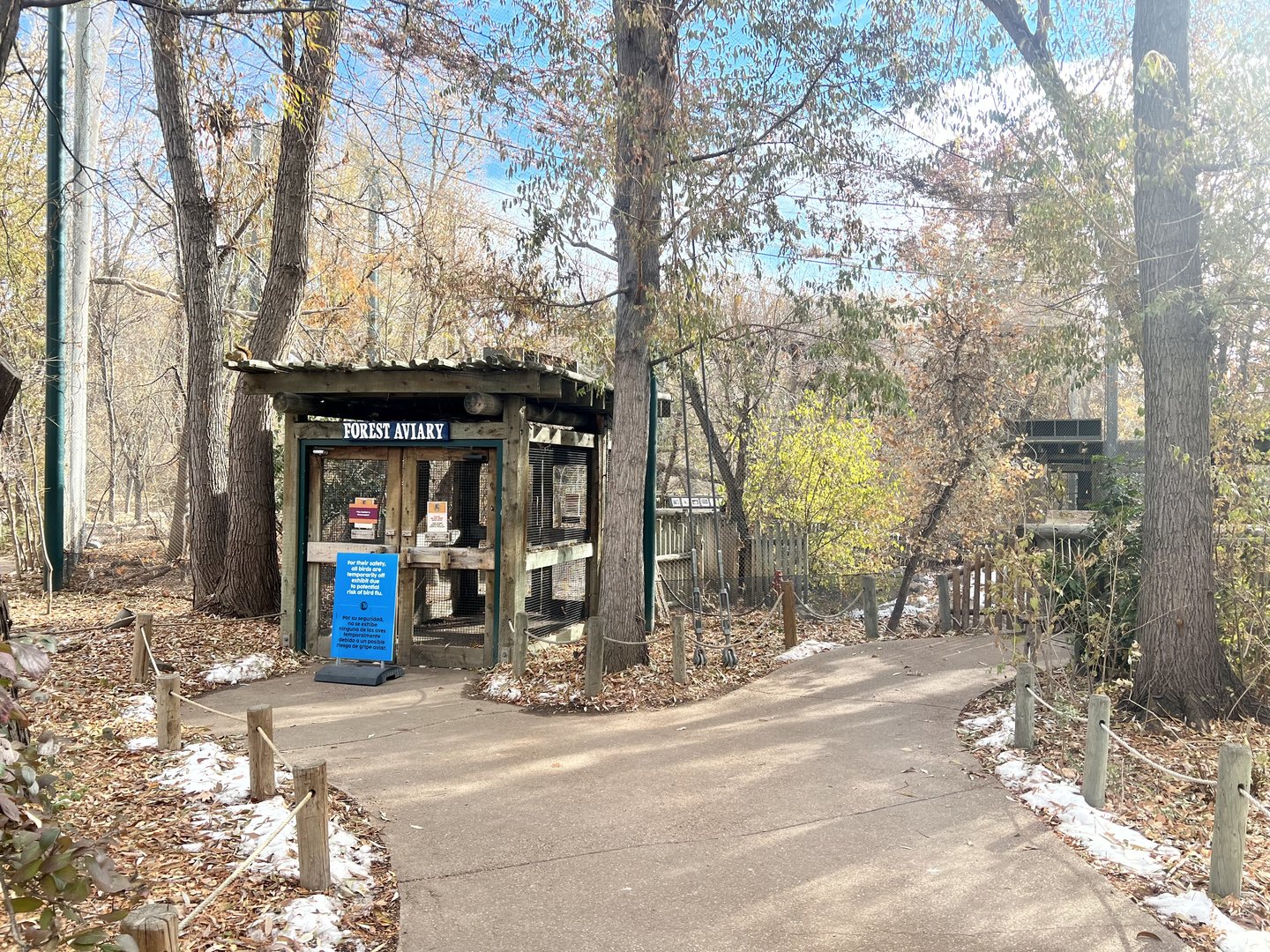 Tropical Aviary - nearly every bird exhibit was closed