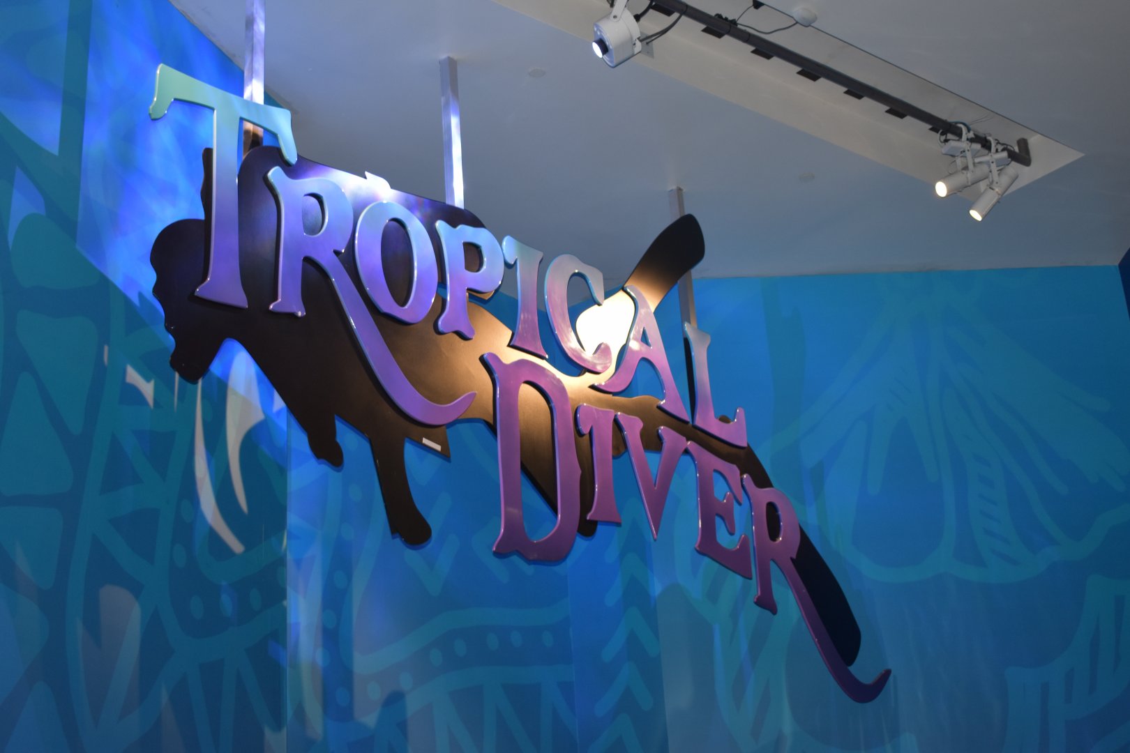 Tropical Diver Signage