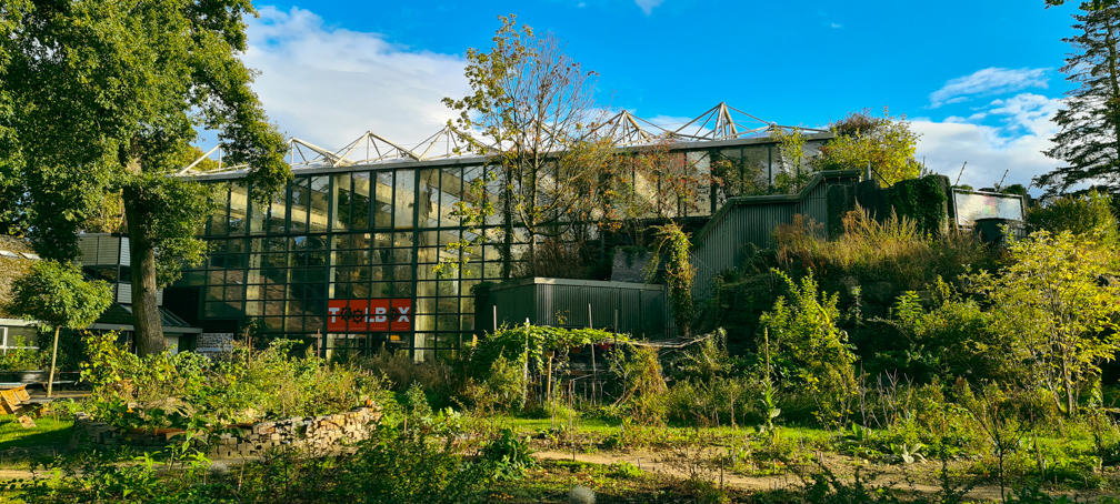 Tropical hall - outside