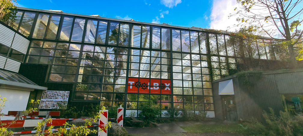 Tropical hall - outside