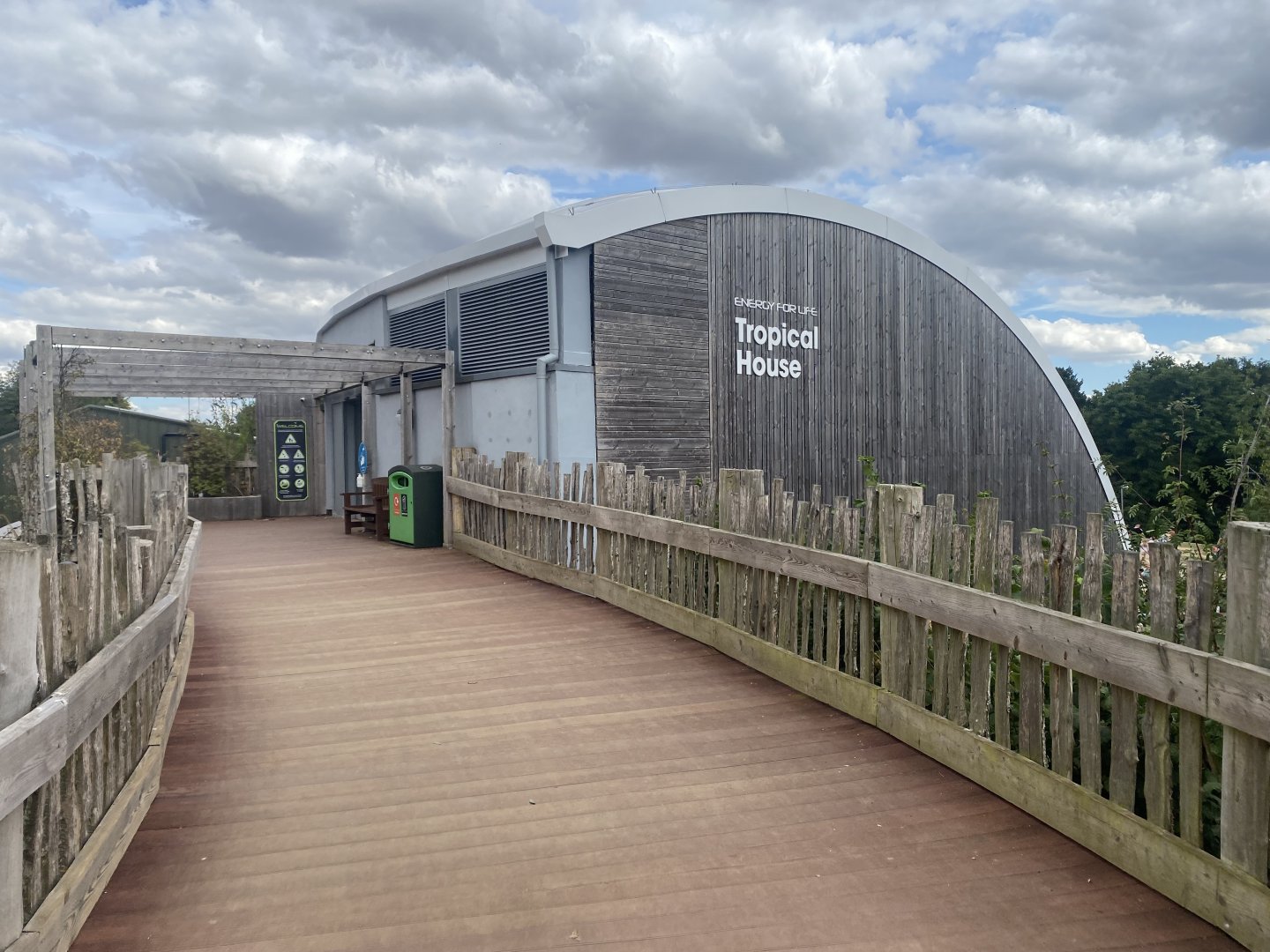 Tropical House 040822