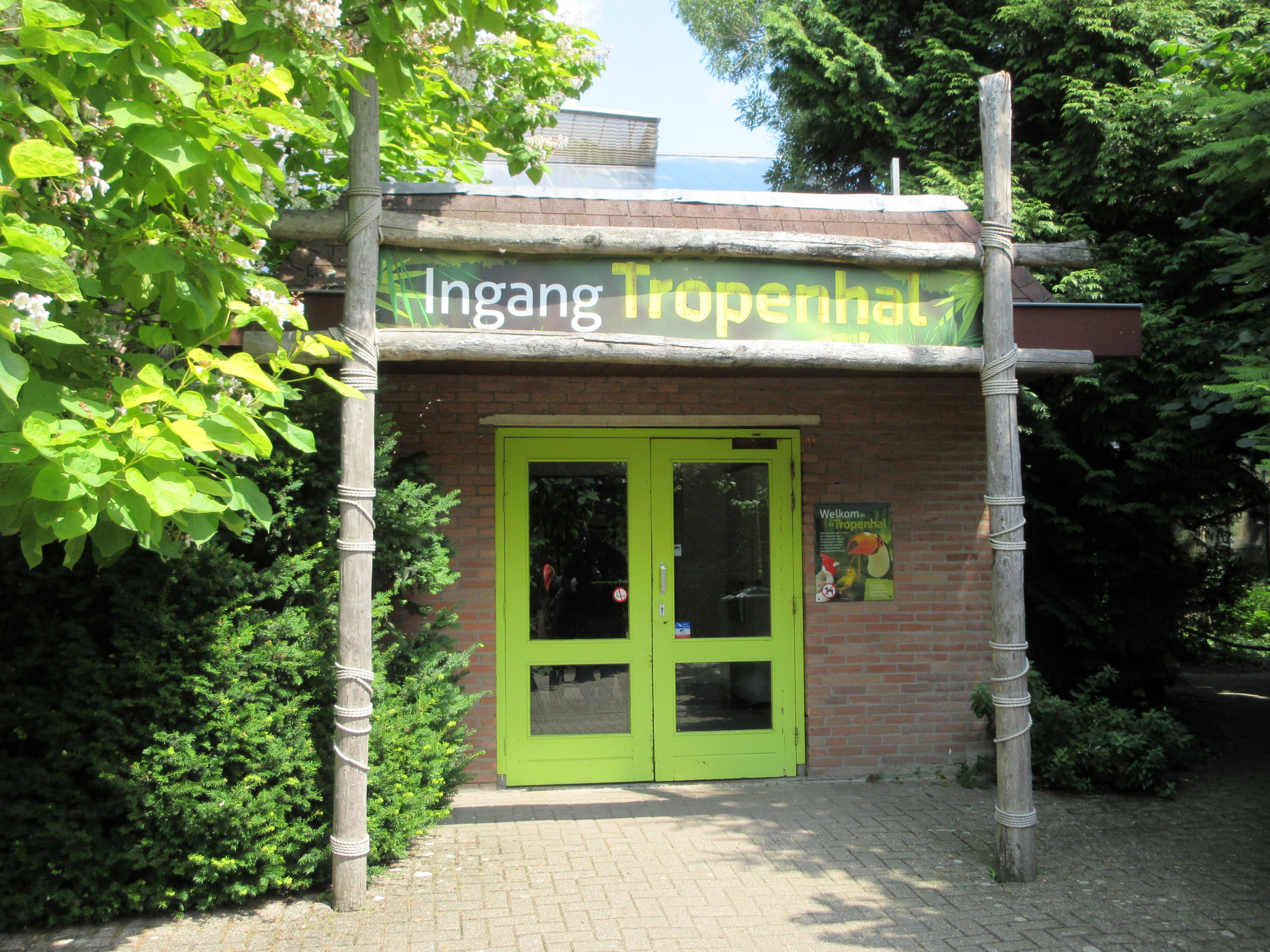 Tropical House - Entrance