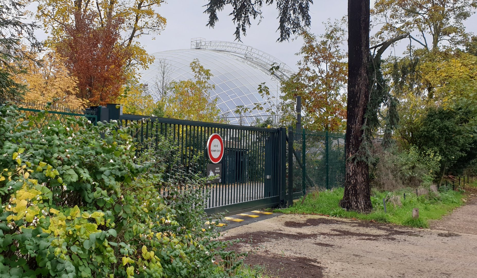 Tropical House seen from the outside of the zoo