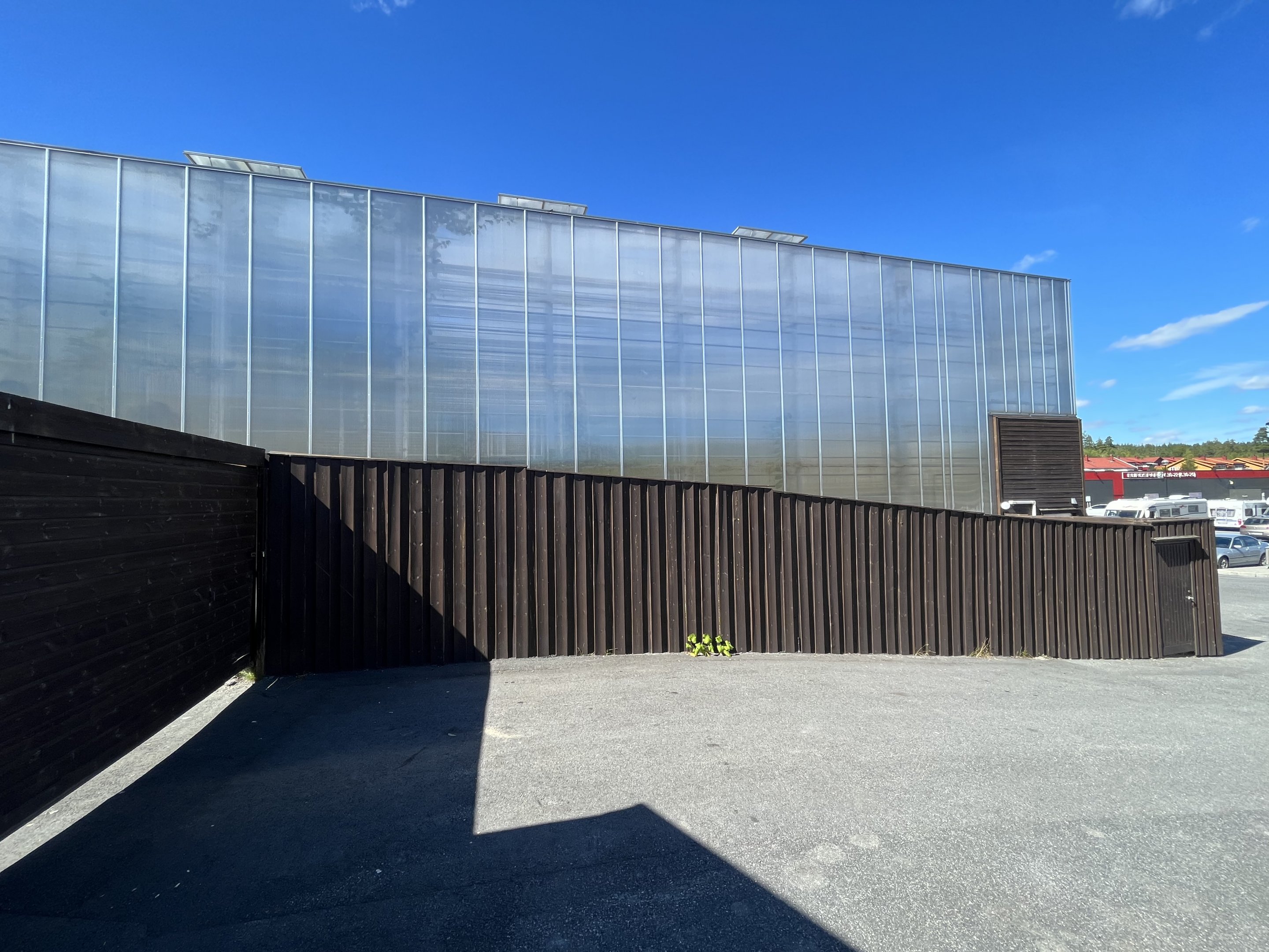 Tropical House (side view)