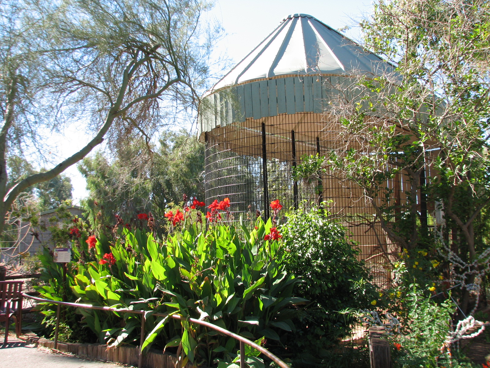 Tropics Trail - Scarlet Macaw Exhibit
