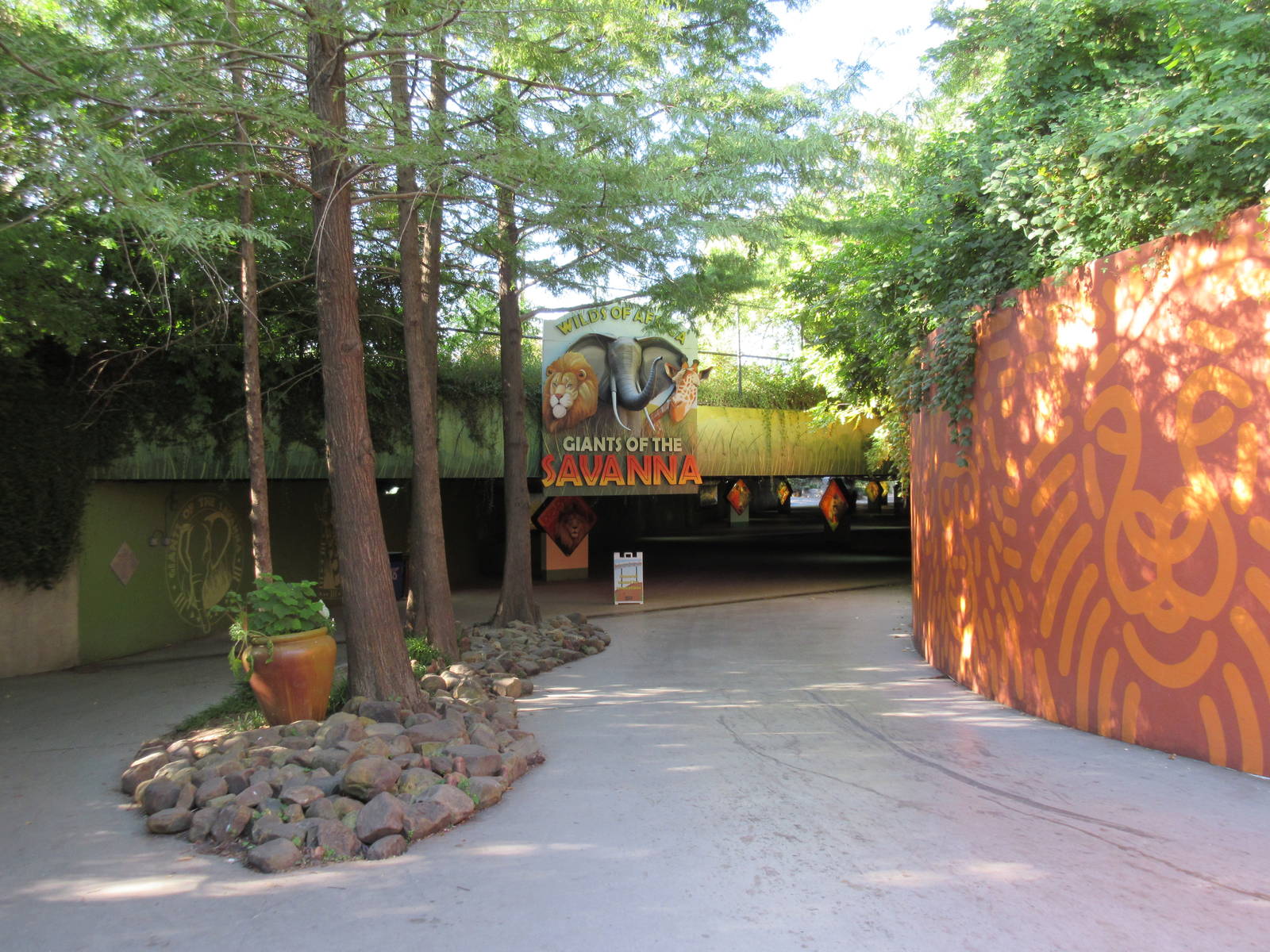Tunnel separating the two sections of the zoo