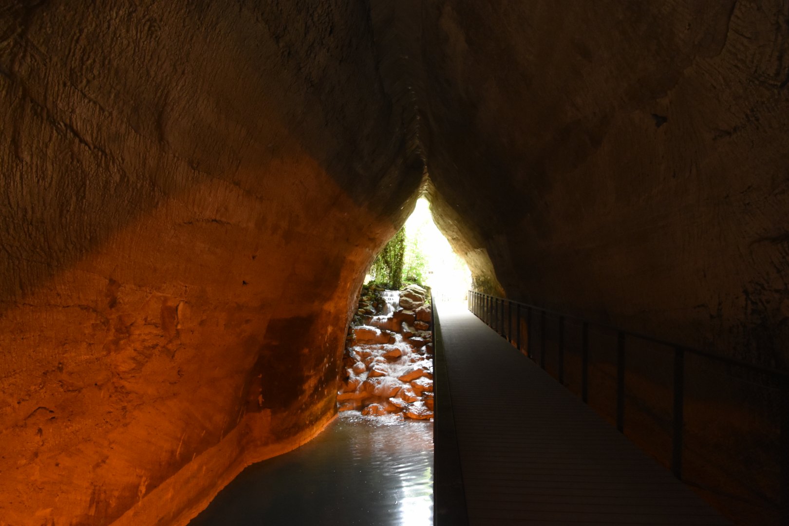 Tunnel to Okapi aviary