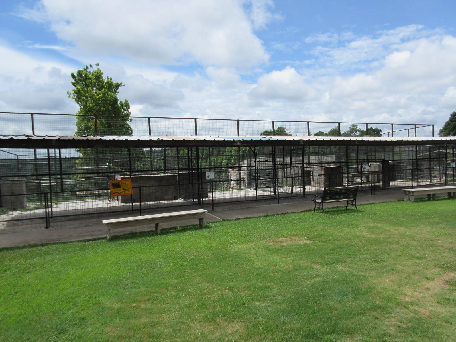Turpentine Creek Wildlife Refuge (Arkansas) - Empty Cages (soon to be demol